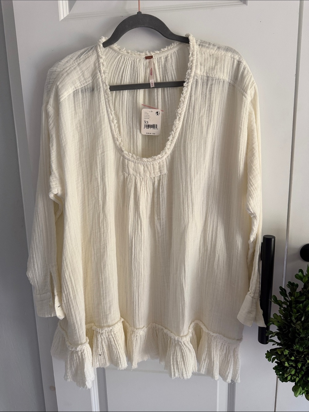BOHO Women's Cream Gauze Ruffle Hem Top XS - Picture 1 of 6